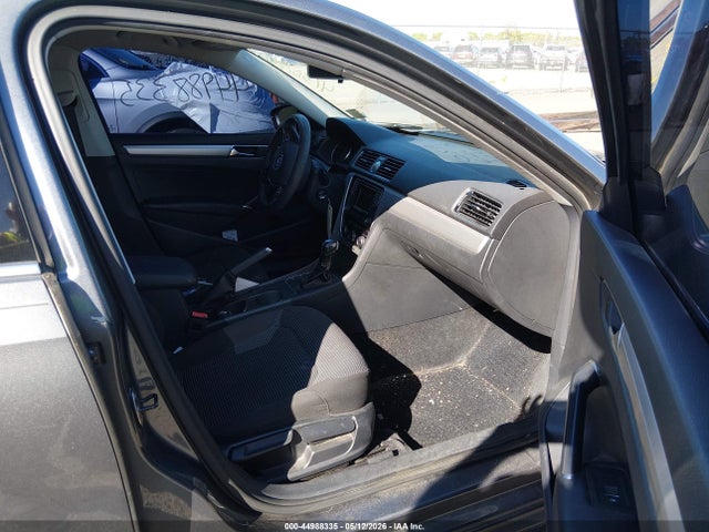 Volkswagen Passat 1.8t S