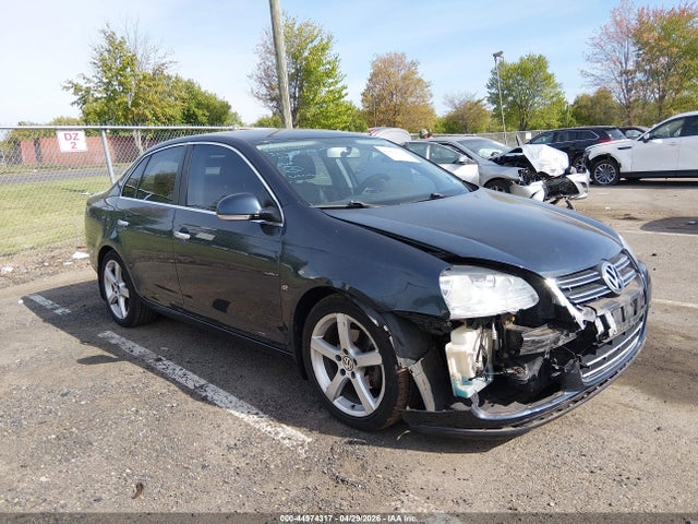 Salvage Volkswagen Jetta Image