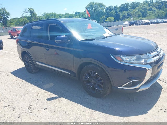 Salvage Mitsubishi Outlander Image