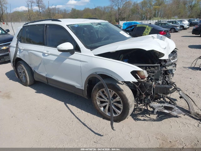 Salvage Volkswagen Tiguan Image