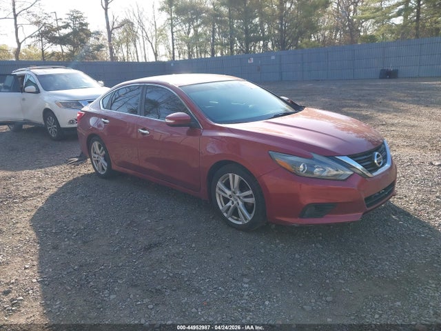Salvage Nissan Altima Image