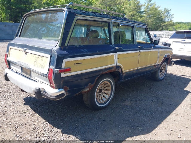 Jeep Grand Wagoneer