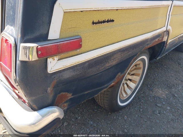 Jeep Grand Wagoneer