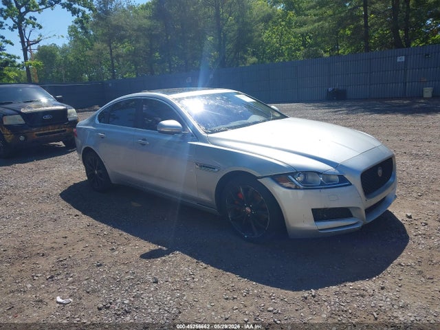 Salvage Jaguar XF Image