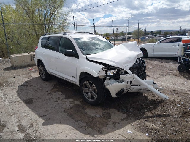 Salvage Toyota RAV4 Image