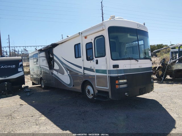 Salvage Freightliner Chassis Image