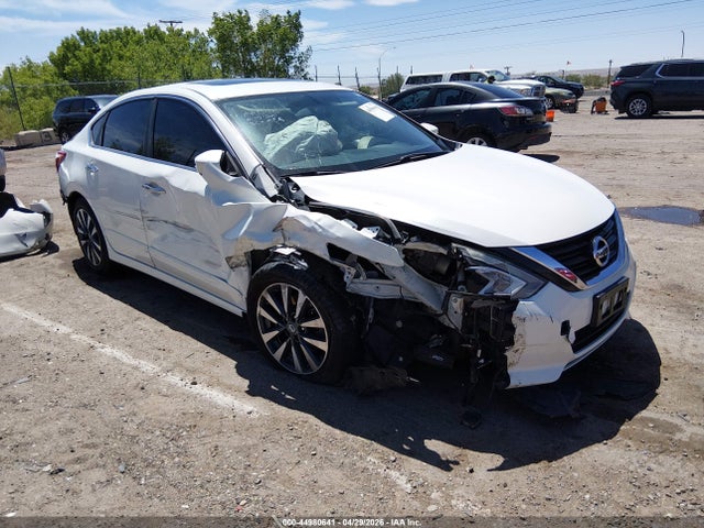 Salvage Nissan Altima Image