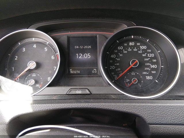 Volkswagen Golf 2.0t S 4-door