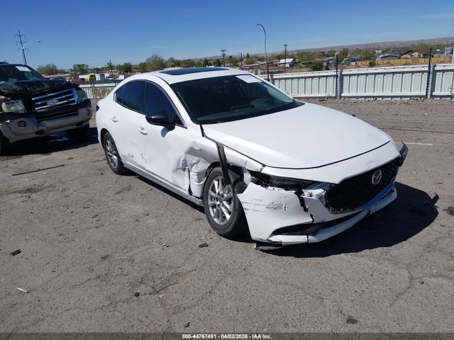 Salvage Mazda Mazda3 Image