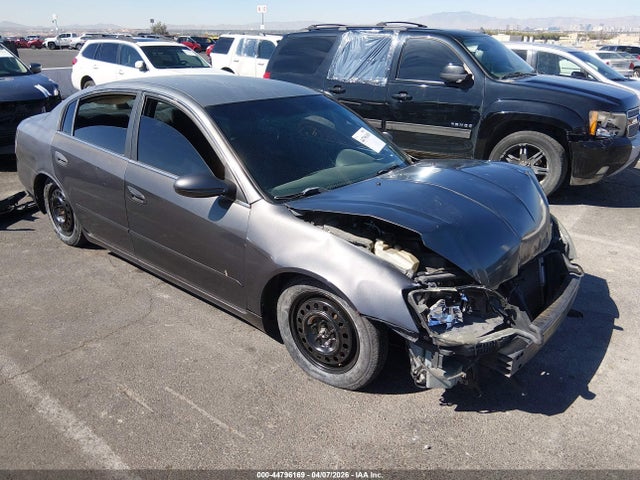 Salvage Nissan Altima Image