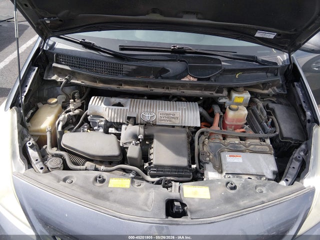 Toyota Prius v Three