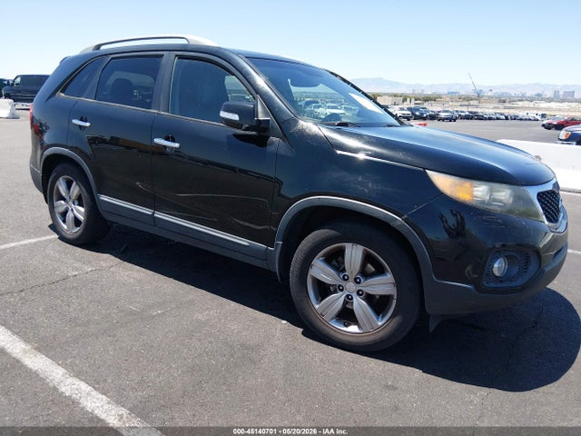 Salvage Kia Sorento Image