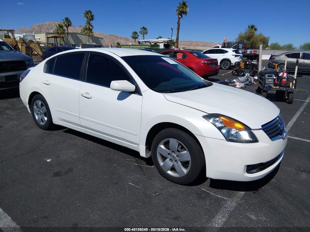 Salvage Nissan Altima Image