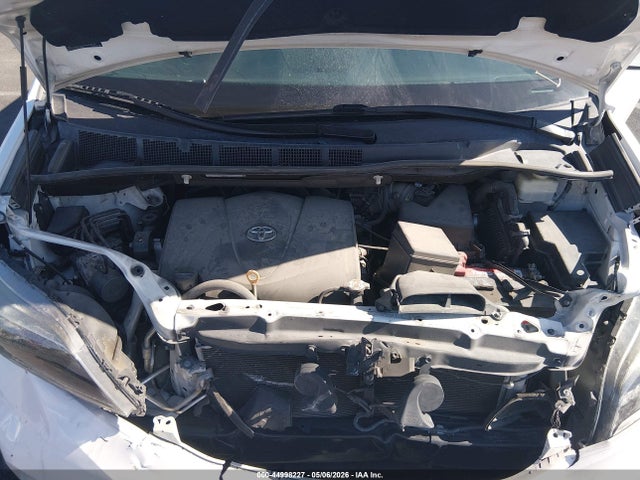 Toyota Sienna Se Premium 8 Passenger