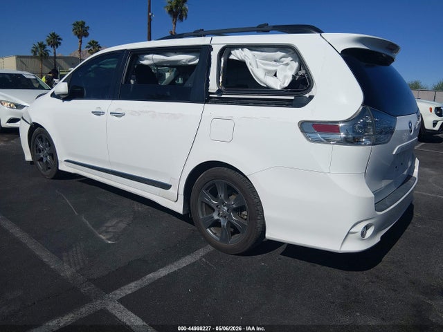 Toyota Sienna Se Premium 8 Passenger