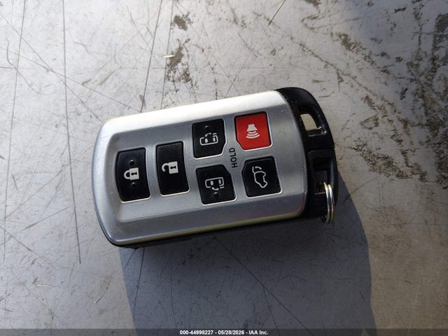 Toyota Sienna Se Premium 8 Passenger