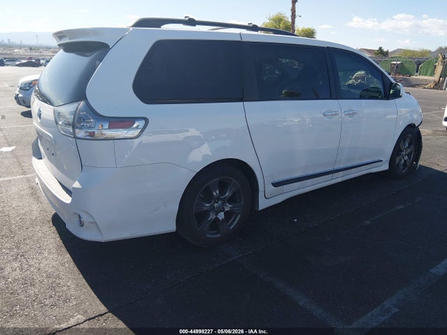 Toyota Sienna Se Premium 8 Passenger
