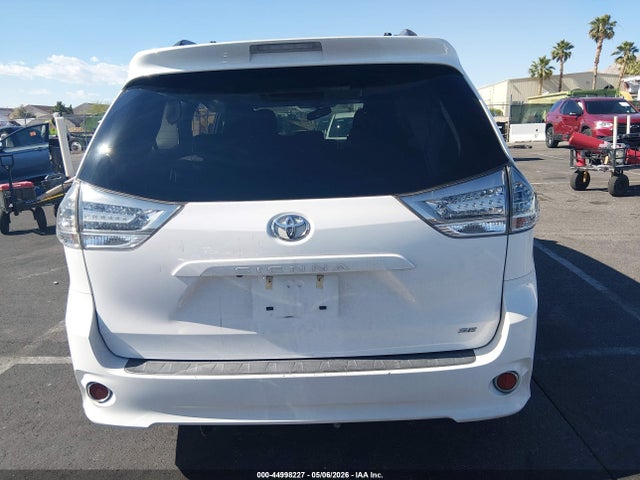 Toyota Sienna Se Premium 8 Passenger