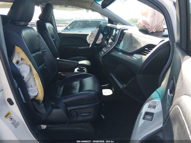 Toyota Sienna Se Premium 8 Passenger