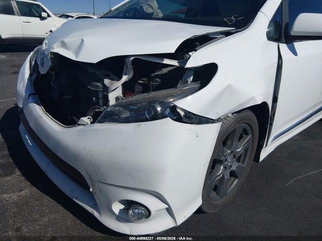 Toyota Sienna Se Premium 8 Passenger