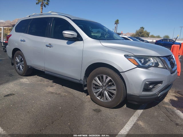 Salvage Nissan Pathfinder Image