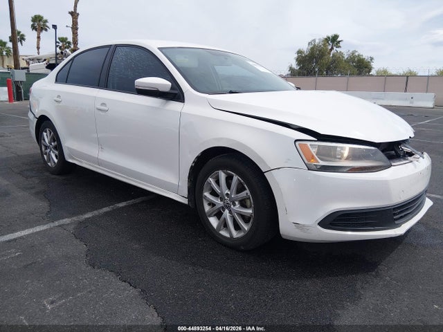 Salvage Volkswagen Jetta Image