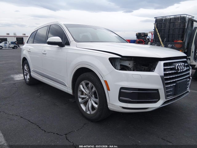 Salvage Audi Q7 Image
