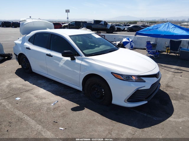 Salvage Toyota Camry Image