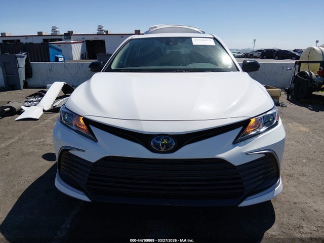 Toyota Camry Le Hybrid