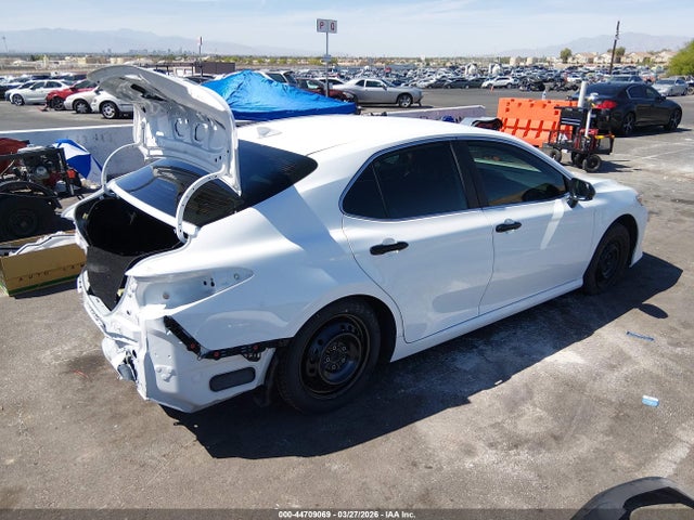 Toyota Camry Le Hybrid