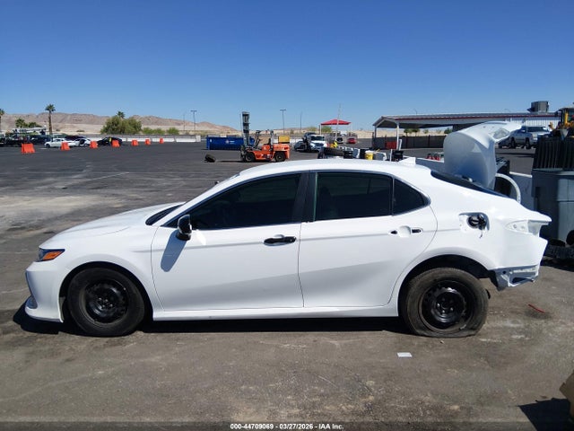 Toyota Camry Le Hybrid