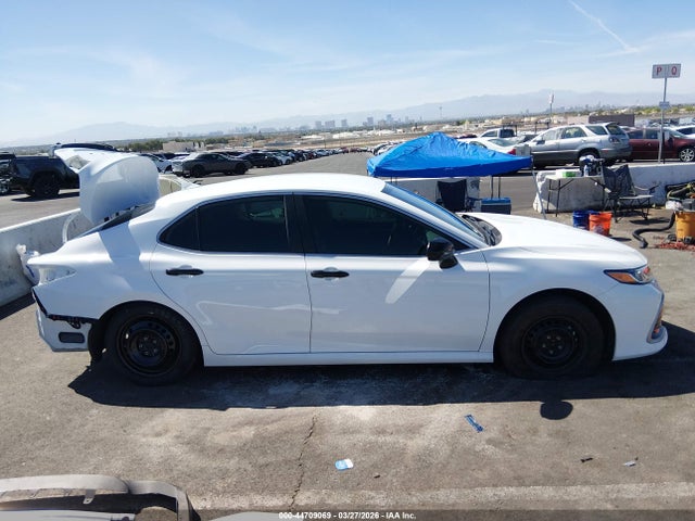 Toyota Camry Le Hybrid
