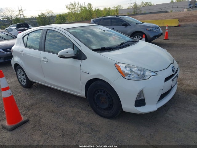 Salvage Toyota Prius c Image