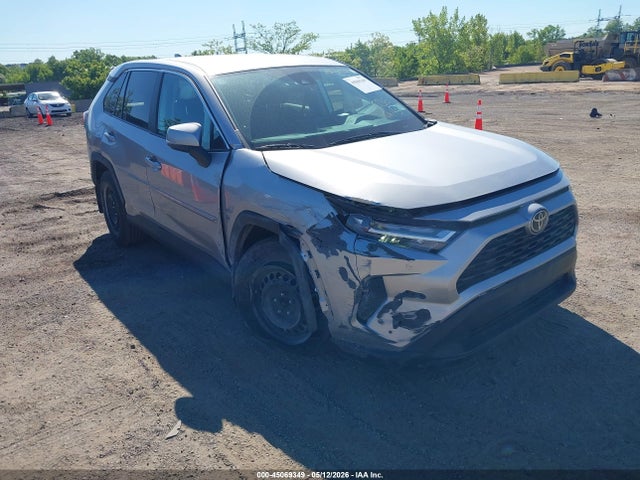 Salvage Toyota RAV4 Image