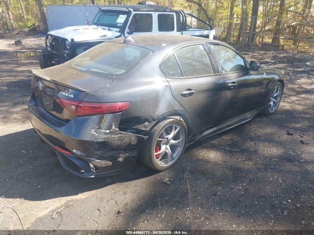 Alfa Romeo Giulia Quadrifoglio Rwd