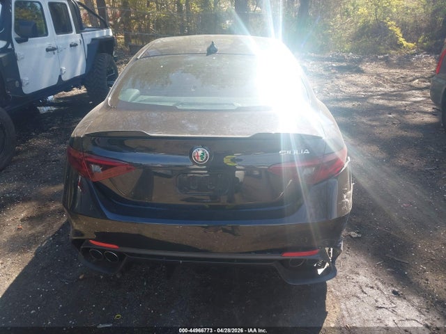 Alfa Romeo Giulia Quadrifoglio Rwd