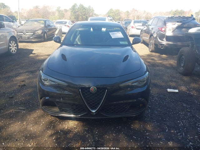Alfa Romeo Giulia Quadrifoglio Rwd