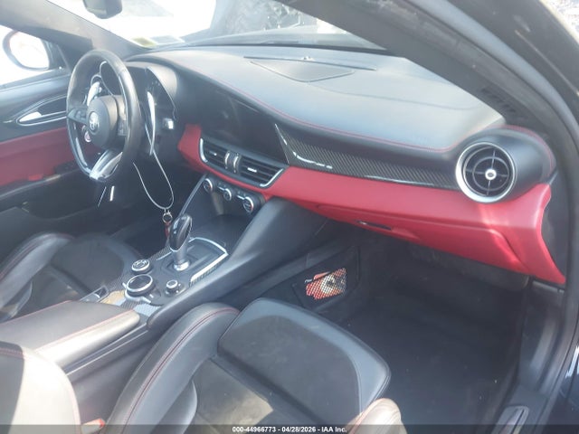 Alfa Romeo Giulia Quadrifoglio Rwd