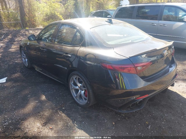 Alfa Romeo Giulia Quadrifoglio Rwd