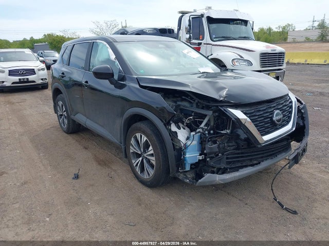 Salvage Nissan Rogue Image