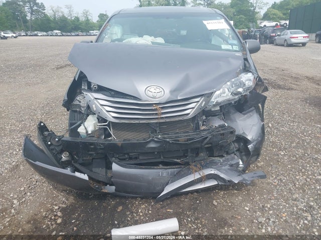 Toyota Sienna Xle 8 Passenger