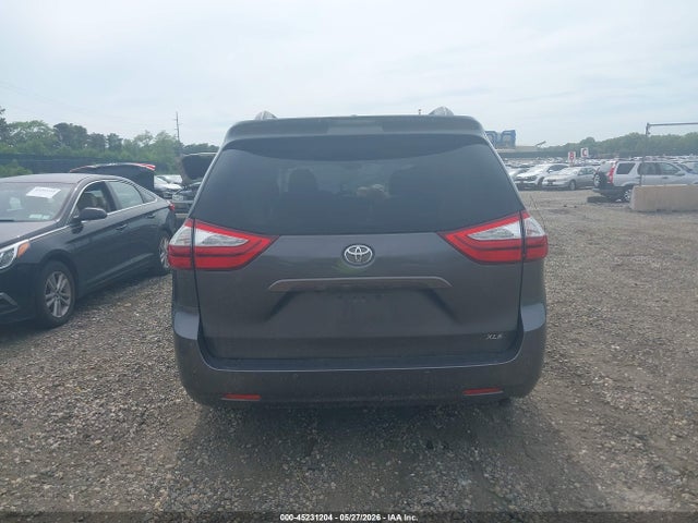 Toyota Sienna Xle 8 Passenger