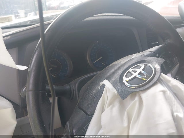 Toyota Sienna Xle 8 Passenger