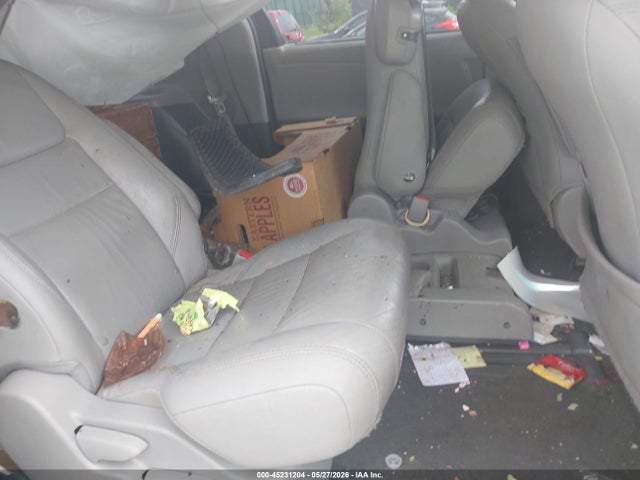 Toyota Sienna Xle 8 Passenger