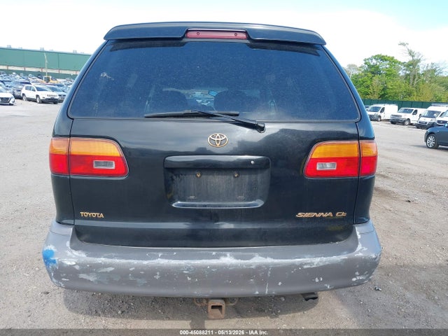 Toyota Sienna Ce