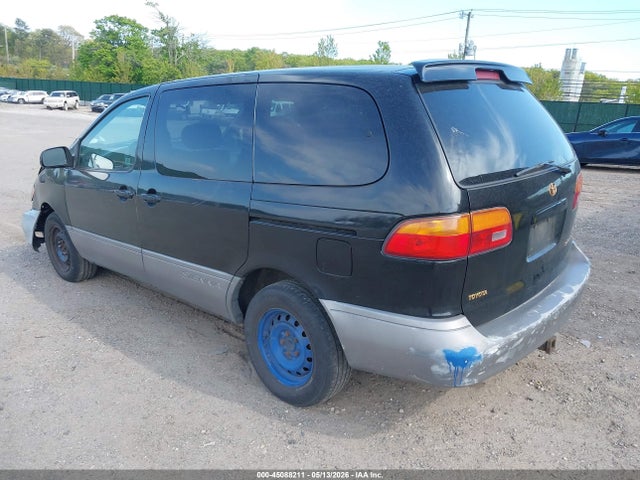 Toyota Sienna Ce