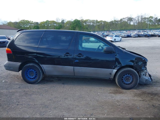 Toyota Sienna Ce