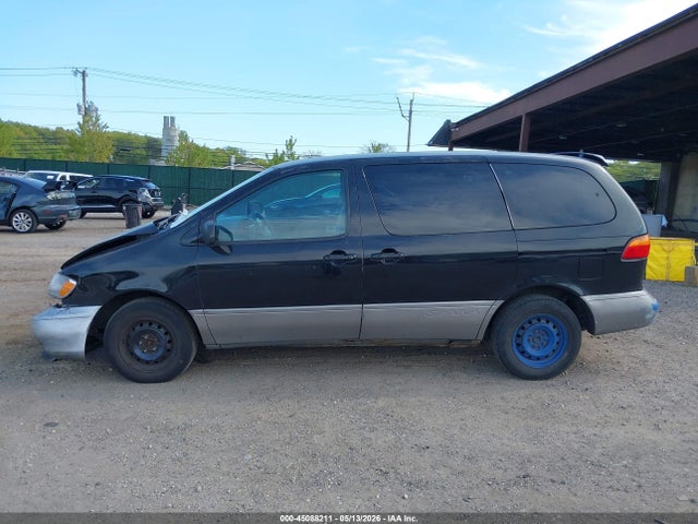 Toyota Sienna Ce