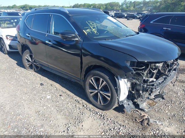 Salvage Nissan Rogue Image