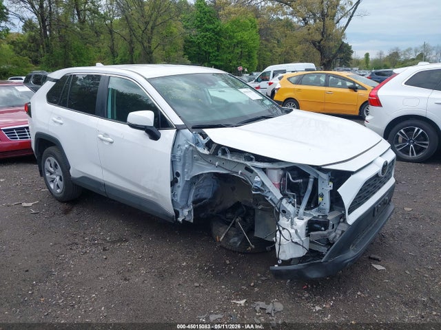 Salvage Toyota RAV4 Image